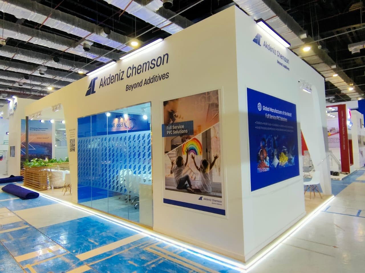 Wall-mounted product screen display, Equal's stand for Akdeniz Chemson