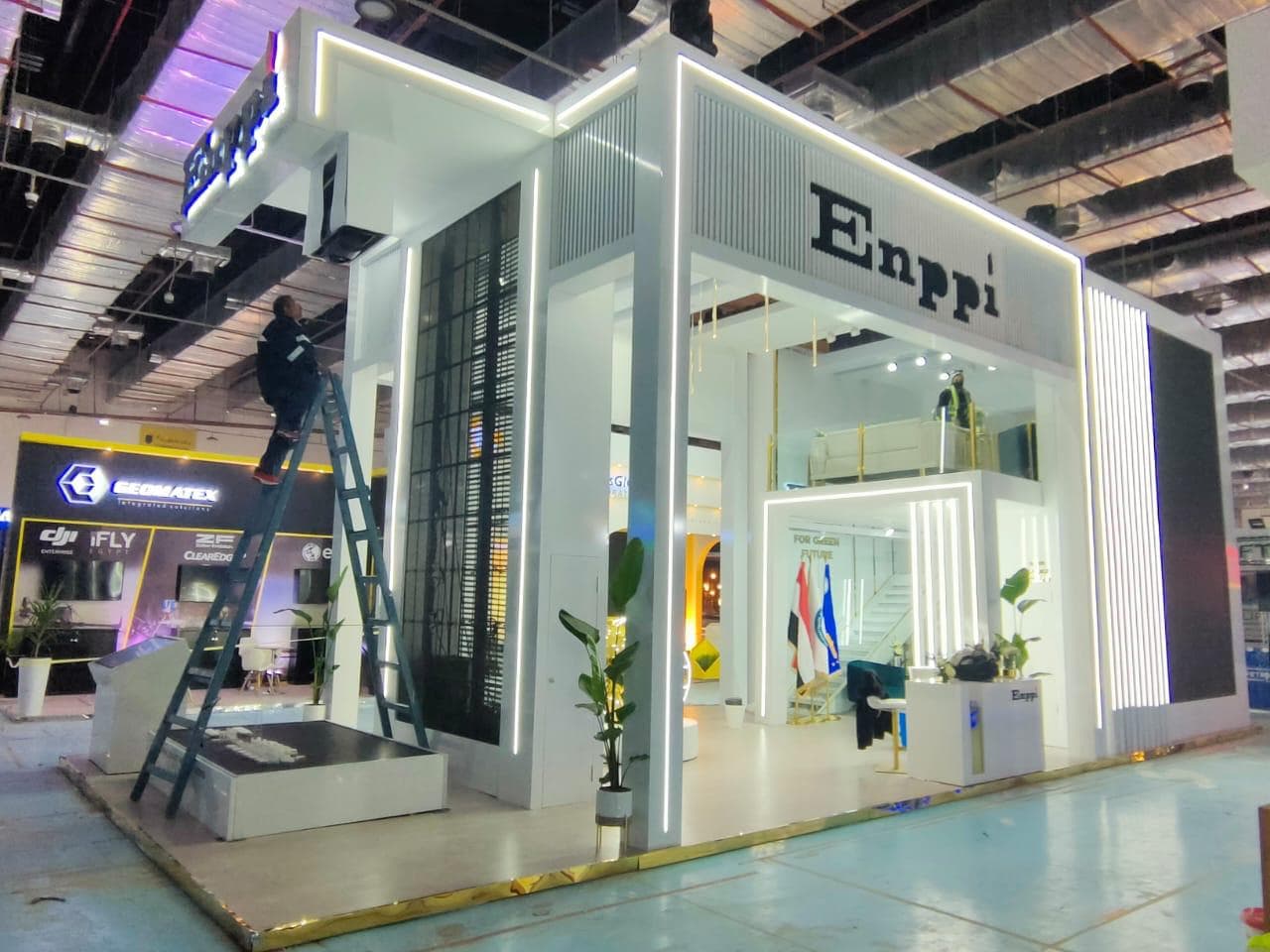First-floor lounge in green velvet, Equal's stand for Enppi